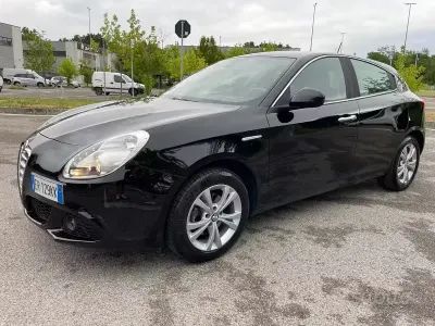 Usata Alfa Romeo Giulietta Distinctive 120 CV (88 kW) 2013 Nero Utilitaria