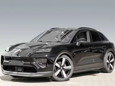 Usata Porsche Macan 4 Electric 300 kW (408 CV) 2025 Nero SUV