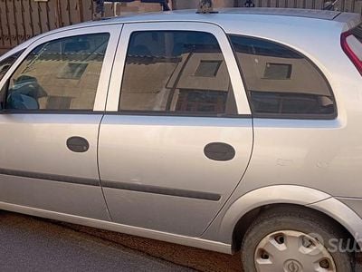 Usata Opel Meriva 101 CV (74 kW) 2005 Grigio Monovolume