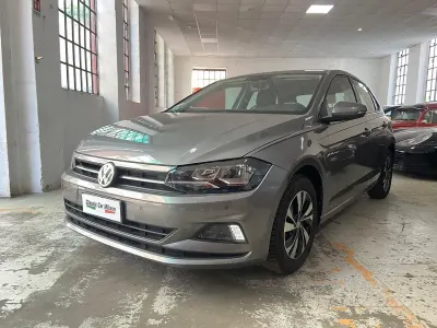 Usata VW Polo Comfortline 75 CV (55 kW) 2018 Grigio Utilitaria