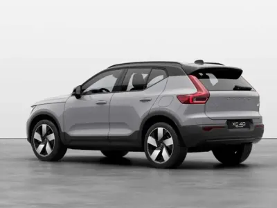 Usata Volvo XC40 Core 163 CV (119 kW) 2023 Argento SUV