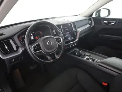 Usata Volvo XC60 Business Edition 197 CV (144 kW) 2019 Pine grey SUV