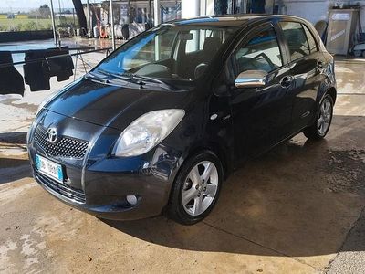 Usata Toyota Yaris 90 CV (66 kW) 2006 Nero Berlina