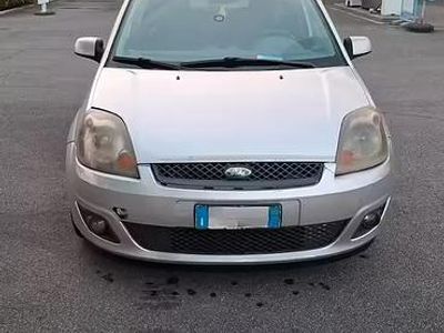 Usata Ford Fiesta 53 CV (38 kW) 2008 Grigio Utilitaria