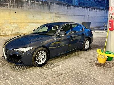 Usata Alfa Romeo Giulia 150 CV (110 kW) 2019 Grigio Berlina
