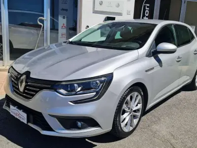 Usata Renault Mégane Intens 110 CV (80 kW) 2017 Argento Berlina