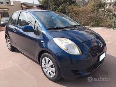 Usata Toyota Yaris 69 CV (50 kW) 2008 Blu Utilitaria