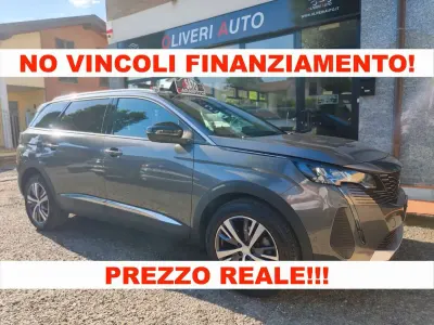 Usata Peugeot 5008 Allure 131 CV (96 kW) 2024 Grigio SUV