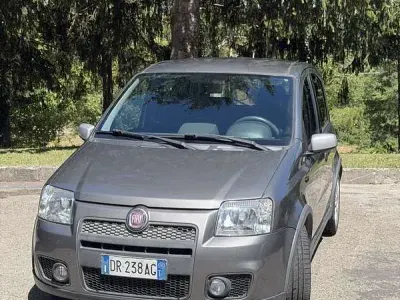 Usata Fiat Panda 101 CV (74 kW) 2007 Utilitaria