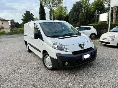 Gebraucht Peugeot Expert 128 PS (94 kW) 2012 Weiß Van