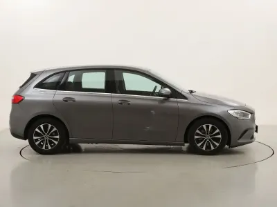 Usata Mercedes B200 150 CV (110 kW) 2021 Grigiogrigio Utilitaria