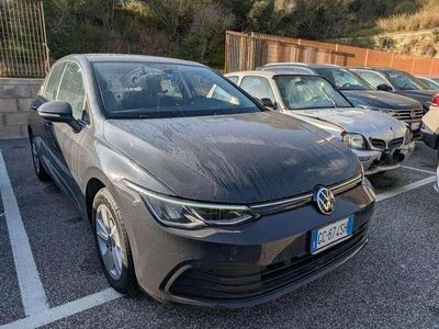 Usata VW Golf VIII Life 110 CV (80 kW) 2020 Grigio Berlina