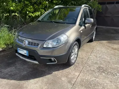 Usata Fiat Sedici 120 CV (88 kW) 2009 SUV