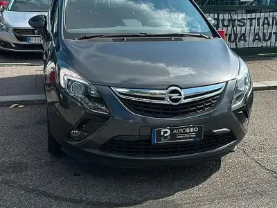 Usata Opel Zafira Tourer Cosmo 131 CV (96 kW) 2012 Grigio Monovolume