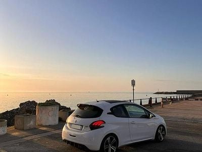 Usata Peugeot 208 2016 Bianco Utilitaria