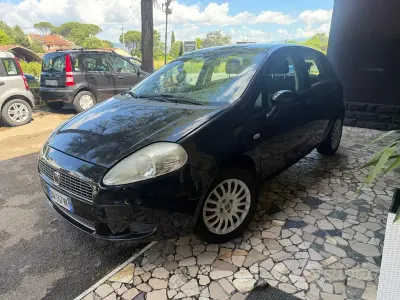 Usata Fiat Grande Punto 77 CV (56 kW) 2010 Nero Utilitaria
