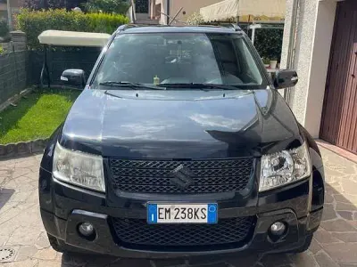 Usata Suzuki Grand Vitara 129 CV (94 kW) 2012 Nero SUV