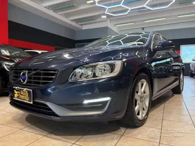 Usata Volvo S60 R-Design Momentum 181 CV (133 kW) 2014 Bluazzurro Berlina