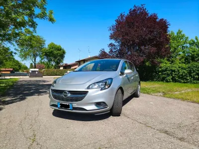 Usado Opel Corsa Cosmo 90 HP (66 kW) 2017 Prateado Citadino