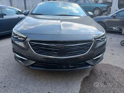 Usata Opel Insignia 140 CV (102 kW) 2019 Grigio Berlina