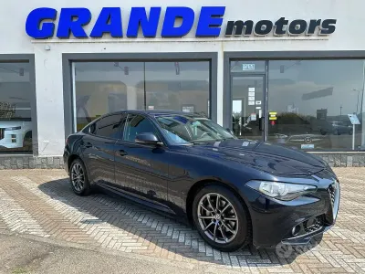 Usata Alfa Romeo Giulia Super 180 CV (132 kW) 2018 Bluazzurro Berlina