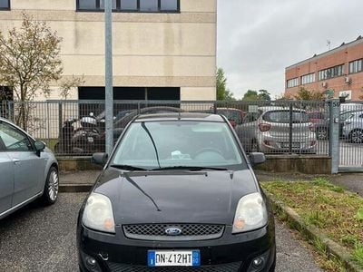 Usata Ford Fiesta 53 CV (38 kW) 2008 Nero Utilitaria