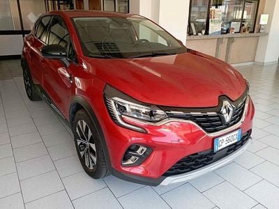 Usata Renault Captur Techno 94 CV (69 kW) 2023 Rosso SUV