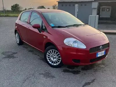 Usata Fiat Grande Punto 65 CV (47 kW) 2006 Rosso Utilitaria
