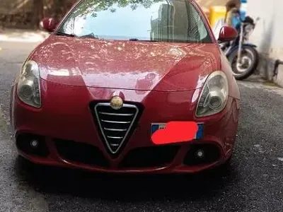 Usata Alfa Romeo Giulietta 105 CV (77 kW) 2011 Rosso Utilitaria