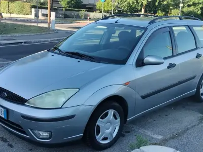 Usata Ford Focus Ambiente 101 CV (74 kW) 2004 Station wagon