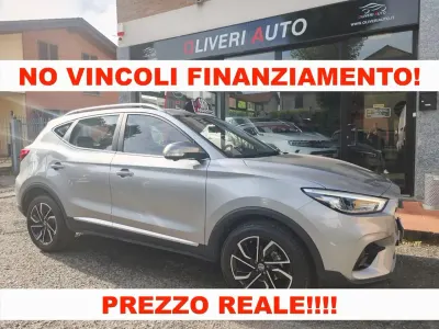 Usata MG ZS Luxury 106 CV (77 kW) 2024 Argento SUV