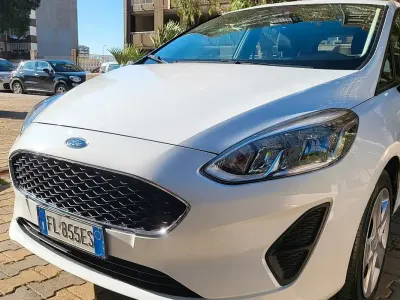 Usata Ford Fiesta Business Edition 86 CV (63 kW) 2018 Bianco Utilitaria