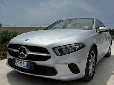 Usata Mercedes 180 116 CV (85 kW) 2021 Grigio Berlina