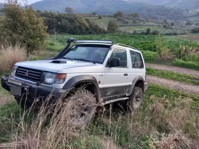 Usata Mitsubishi Pajero 100 CV (73 kW) 1992 Bianco SUV