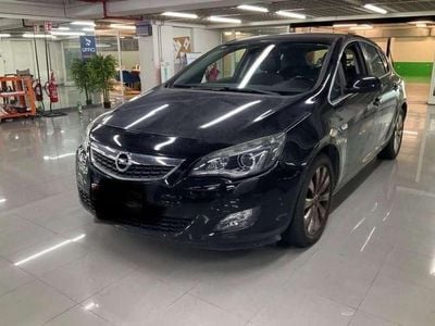 Usata Opel Astra Cosmo 140 CV (102 kW) 2010 Nero Berlina