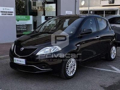 Usata Lancia Ypsilon Platinum 69 CV (50 kW) 2017 Nero Utilitaria