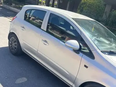 Usata Opel Corsa Swing 45 CV (33 kW) 2009 Utilitaria