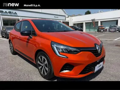 Usata Renault Clio V Equilibre 101 CV (74 kW) 2023 Arancione Berlina