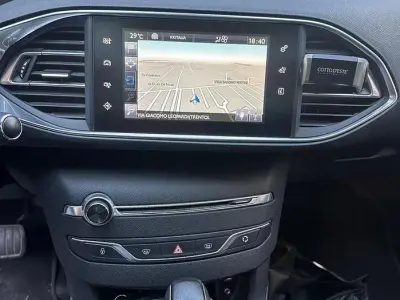 Usata Peugeot 308 120 CV (88 kW) 2016 Nero Berlina