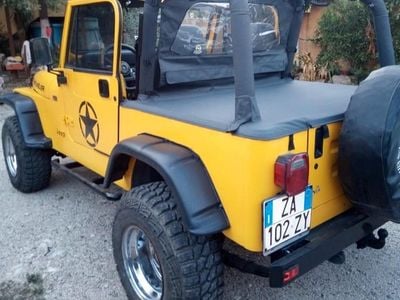 Begagnad Jeep Wrangler 121 HK (88 kW) 1993 Gul SUV