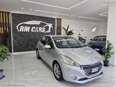 Käytetty Peugeot 208 Allure 68 HP (50 kW) 2012 Harmaa Viistoperä