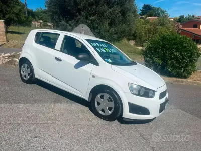 Usata Chevrolet Aveo 69 CV (50 kW) 2013 Bianco Berlina