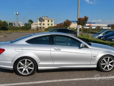 Usata Mercedes C220 Avantgarde 170 CV (125 kW) 2011 Grigio Coupé