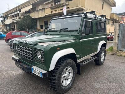 Usata Land Rover Defender 122 CV (89 kW) 2001 Verde SUV