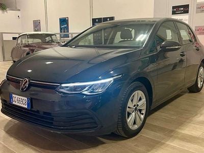 Usata VW Golf VIII Life 131 CV (96 kW) 2021 Grigio Berlina