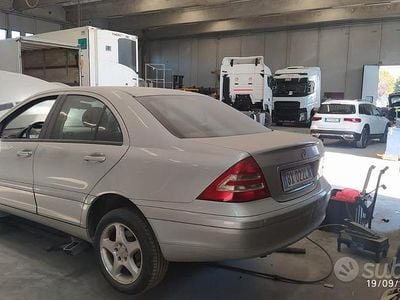 Usata Mercedes C180 139 CV (102 kW) 2001 Grigio Berlina