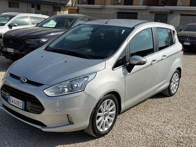 Usata Ford B-MAX Titanium 95 CV (69 kW) 2014 Grigio Monovolume