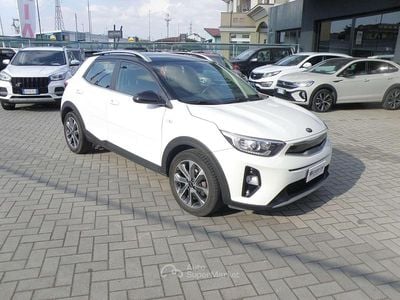 Usata Kia Stonic Style 101 CV (74 kW) 2019 Bianco SUV