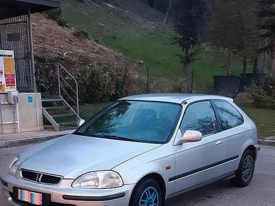 Usata Honda Civic 114 CV (83 kW) 1998 Grigio Berlina