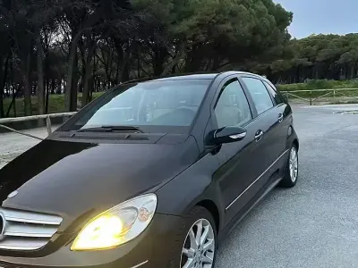 Usata Mercedes B200 140 CV (102 kW) 2007 Monovolume